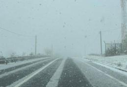 Informare meteorologică de ninsoare, intensificări ale vântului și răcire semnificativă