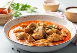 Piept de pui cu paprika și smântână