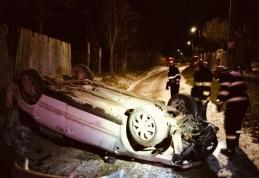 Accident! O mașină s-a răsturnat pe cupolă într-o comună din Botoșani