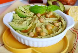 Humus cu avocado