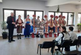 Ziua internațională a limbii materne: Șendriceni-Cândești-Broscăuți ambasadori ai păcii - FOTO