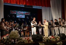 A doua seară a concertului tradițional „Flori pentru Mama” – Clubul Copiilor Dorohoi - FOTO