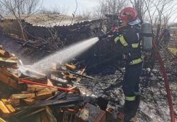 Nu distrugeți vegetația uscată prin ardere: pericol de incendiu! 