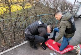 Tânăr înjunghiat într-un local din Botoșani. Agresorul a fost identificat de polițiști 
