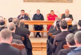 Preoții și pompierii, parteneri în prevenirea incendiilor și a accidentelor casnice în care sunt implicați copii - FOTO