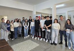 Acțiuni Pro Vita la Liceul „Regina Maria” din Dorohoi - Conferința „Darul vieții – Taină și adevăr” și donare de sânge