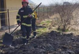 Pompierii au intervenit la trei incendii de vegetație uscată care se puteau transforma în tragedii