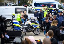 Polițiștii sărbătoresc astăzi 203 ani de la înființarea Poliției Române