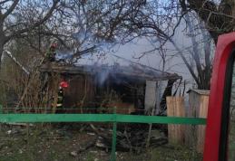 O femeie din Dorobanți are nevoie de ajutor după ce a rămas fără casă în urma unui incendiu
