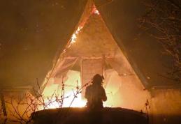 Incendiu violent produs într-o gospodărie din Roma