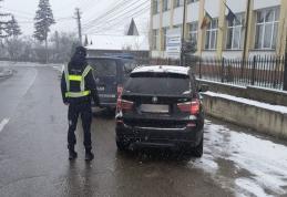 Tânără la volanul unui autoturism radiat din circulaţie, descoperită în trafic de către polițiștii de frontieră dorohoieni