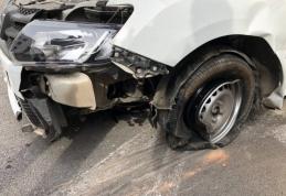 Un tânăr beat şi fără permis a furat un autoturism şi a făcut un accident