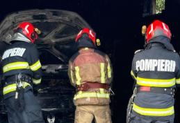 Garaj cuprins de flăcări la Cătămărăști Deal. O mașină și o bicicletă electrică distruse în incendiu