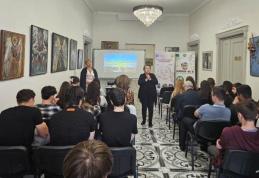 Elevii Seminarului Teologic Ortodox „Sfântul Gheorghe” Botoșani, prezenți la sesiunea de informare „Economia socială – oportunități pentru comunitate”