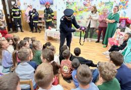Grădinița „Floare de colț” Botoșani „scena” unei intervenții ISU Botoșani - FOTO
