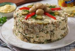 Salată de pui cu ciuperci și porumb
