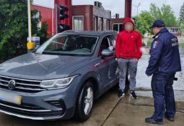 Polițiștii de frontieră au scos din trafic o mașină fără drept de circulație