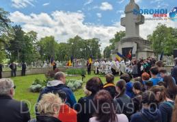 Eroii au fost comemorați în Zi de Înălțare, la Dorohoi, în Cimitirul Eroilor - FOTO
