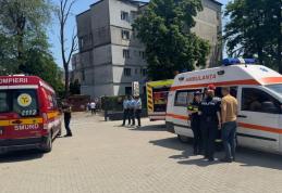 Doi copii au ajuns la spital după ce tavanul fals al unui spațiu de joacă s-a prăbușit