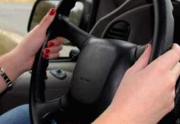 Tânără depistată la volanul unui autoturism, deși nu deținea permis de conducere