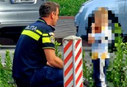Un copil de 3 ani, găsit de un polițist într-un parc din Botoșani