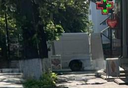Amendă de 1215 lei pentru un șofer care a parcat pe Pietonalul Grigore Ghica din Dorohoi