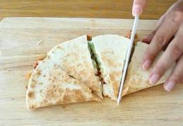 Quesadilla cu pui si avocado