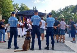Câinele de serviciu Eco și plutonierul Daniel Iorga, în misiune, la evenimentele culturale din acest weekend la Botoșani
