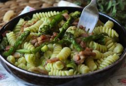 Paste cremoase cu sparanghel și bacon