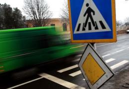 Acțiune la Botoșani. 13 permise de conducere reținute pentru neacordarea priorității de trecere a pietonilor 