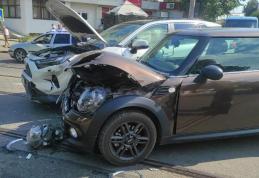 Accident pe Calea Națională! Doi copii și părinții acestora au ajuns la spital - FOTO