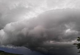 Meteorologii au emis o avertizare COD PORTOCALIU de instabilitate atmosferică