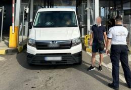 Permis de conducere fals cumpărat cu 200 de euro, descoperit la PTF Racovăț