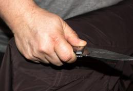 Bărbat reținut pentru 24 de ore. Acesta a fost depistat de polițiști în timp ce amenința cu o armă albă un alt bărbat, ca urmare a unui conflict dintr
