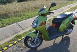 Depistat la volanul unui scuter, fără a deține permis de conducere