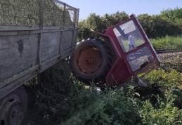 Persoană rănită la Cervicești Deal în urma impactului dintre un tren și un tractor