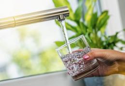Indicii că nu consumi cantitatea adecvată de apă