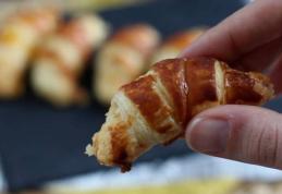 Croissante din foietaj cu șuncă și cașcaval