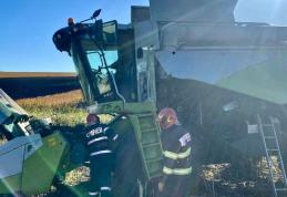 O combină a luat foc în timp ce treiera floarea soarelui