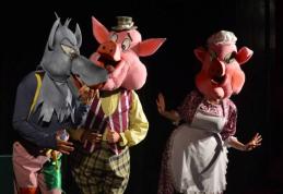 Cei trei purceluşi în această săptămână la Teatrul „Vasilache”