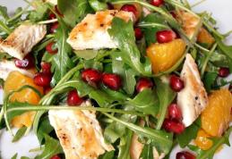 Salată de pui cu rucola, iaurt și usturoi