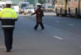 Pietonii din Darabani, luați în vizor de polițiști! N-au scăpat nici șoferii. S-au împărțit amenzi de peste 4000 lei