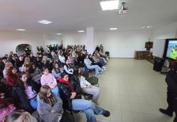 Activitate rutieră la Liceul „Regina Maria” din Dorohoi, în parteneriat cu Poliția Rutieră