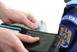 Polițiști din cadrul IPJ Botoșani au refuzat mita oferită de un conducător auto și au sesizat fapta la Call-center anticorupție 0800.806.806
