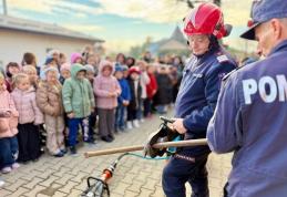 Pompierii le-au vorbit elevilor despre siguranță, în cadrul programului „Școala Altfel” - FOTO