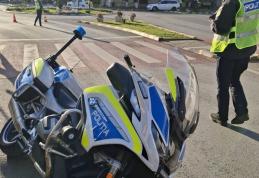 Șoferiță rămasă fără permis după ce s-a izbit în motocicleta poliției pe o stradă din Botoșani