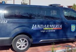 Zeci de amenzi aplicate de jandarmi pentru tulburare a ordinii și liniștii publice și deținere de droguri de risc