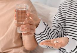 Câtă apă trebuie să bei atunci când iei medicamente?