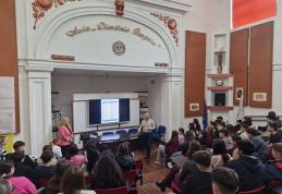 Elevii Colegiului Național „Grigore Ghica” Dorohoi învață cum să-și mențină sănătatea fizică și cea financiară!