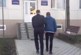 Tânăr reținut pentru mai multe furturi